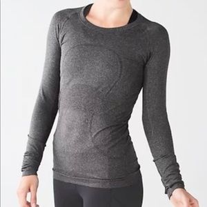 Lululemon swiftly long sleeve size 4